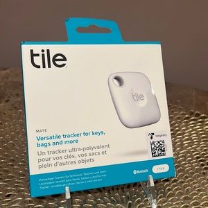 Tile MATE Tracker NEW